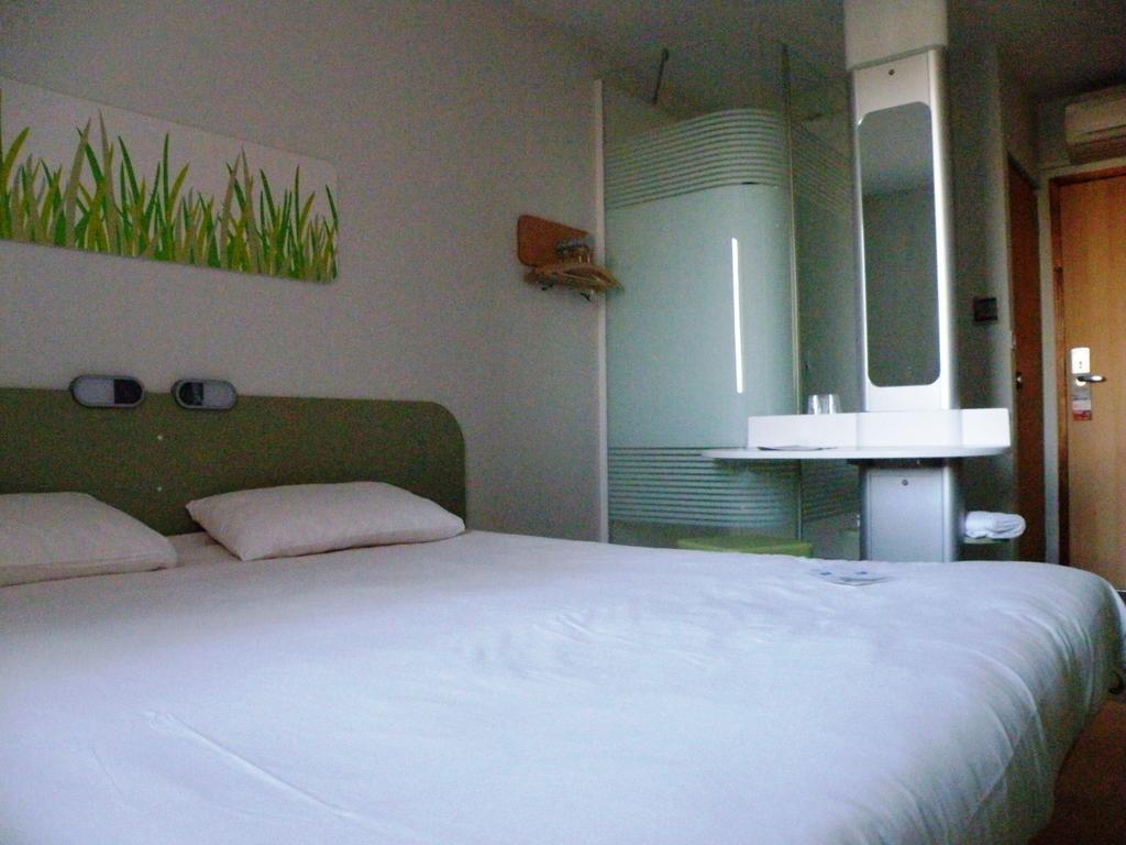 Ibis Budget Montauban Les Chaumes Quarto foto