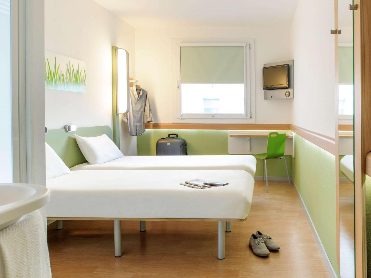 Ibis Budget Montauban Les Chaumes Exterior foto